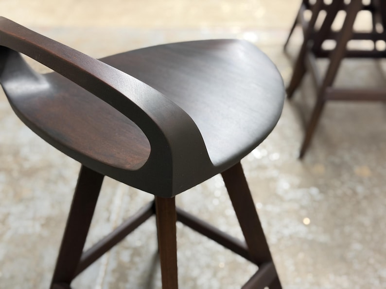 Tabouret de bar pivotant moderne Mid-Century : tabouret de bar avec siège de tracteur, fabriqué aux États-Unis walnut, espresso
