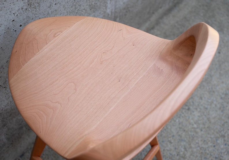Tabouret de bar pivotant moderne Mid-Century : tabouret de bar avec siège de tracteur, fabriqué aux États-Unis cherry