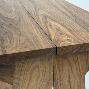 detail photo of expanding sofa table showing wood graid, made of solid walnut, made in the USA by Marco Bogazzi