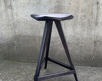 Tabouret tripode, tabouret, tabouret de comptoir en bois vieilli, fabriqué aux États-Unis