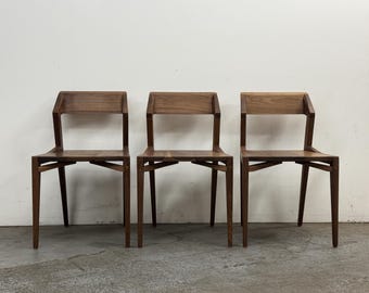 Silla de comedor moderna de madera: acabado Osmo frotado a mano, fabricada en EE. UU.
