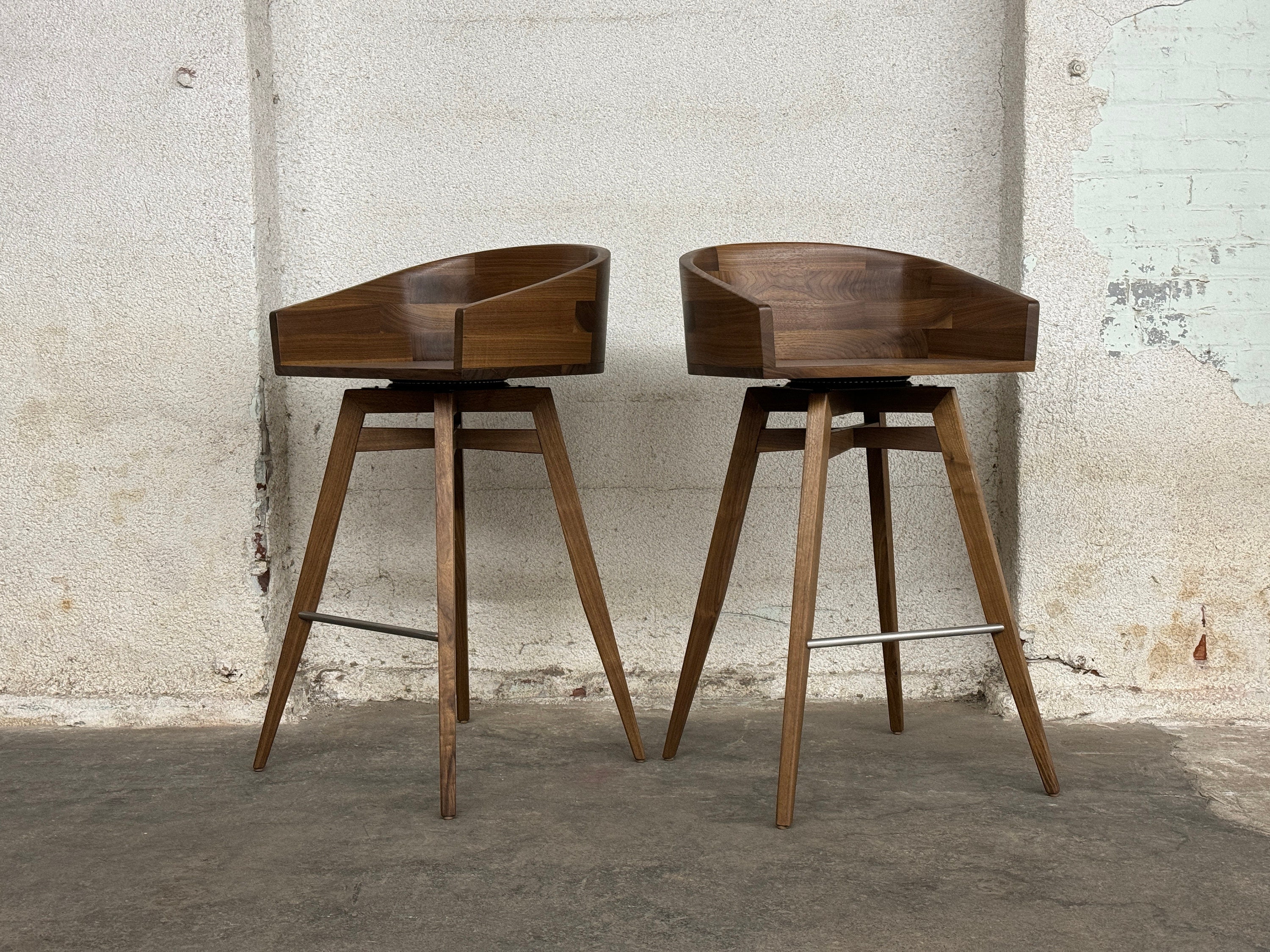 Bucket seat swivel bar stool hotsell