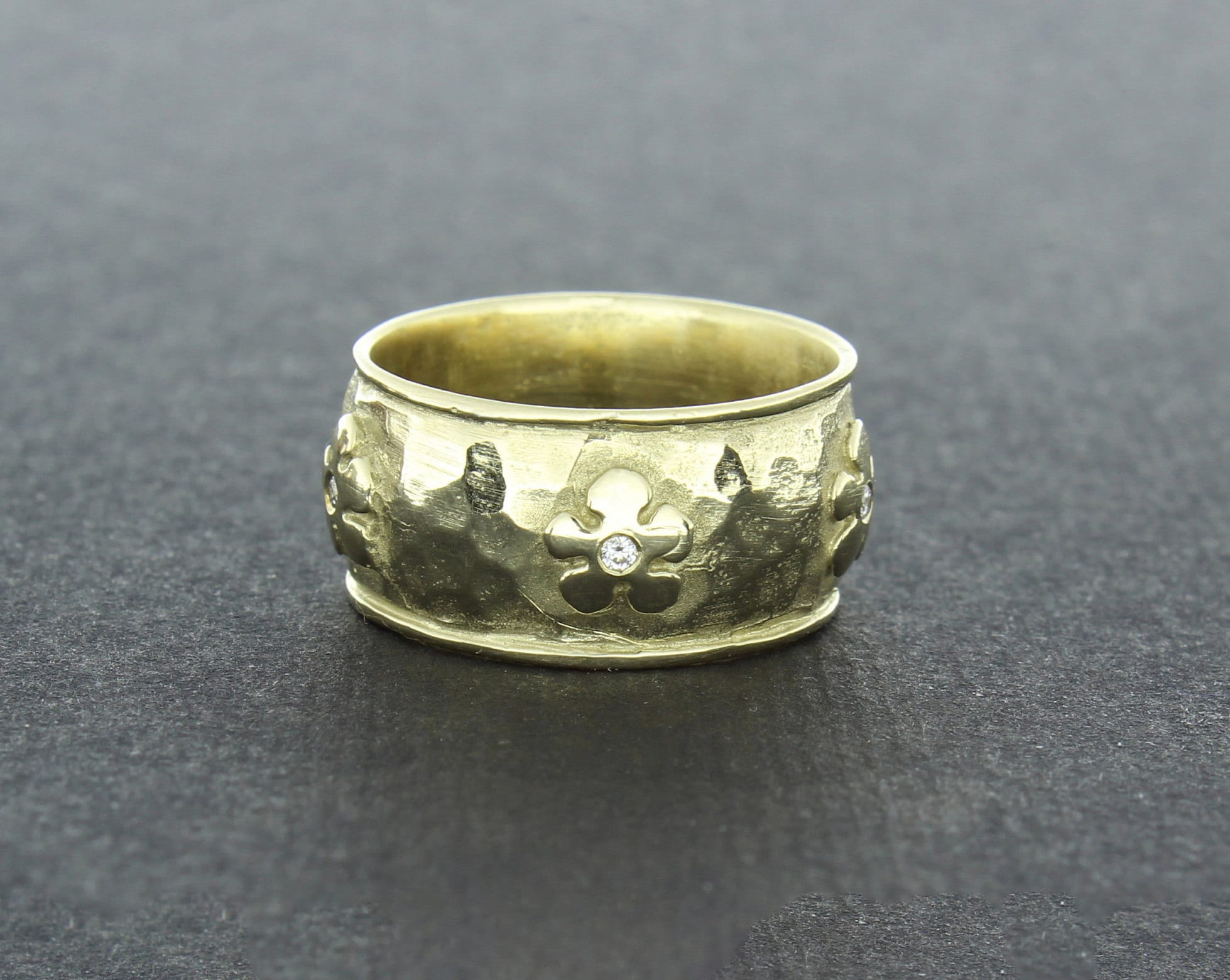 14K Solid Gold Diamond Hammered Ring - Etsy