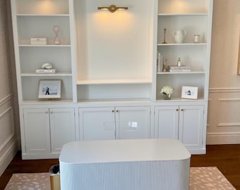 Elige el tamaño y los colores: mueble para equipos multimedia y entretenimiento en madera de pino, luces doradas cepilladas, 3 m x 2,7 m x 0,3 m, dimensiones personalizadas disponibles.
