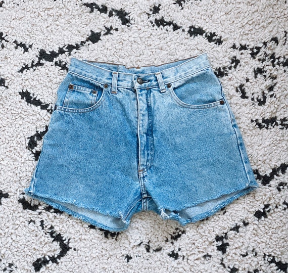 Vintage light Blue High Waisted denim shorts 26”