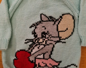 NOUVEAUTÉ - Beau pull tricoté à la main avec une souris (TOM) ?, couleur au choix, taille 2 à 6