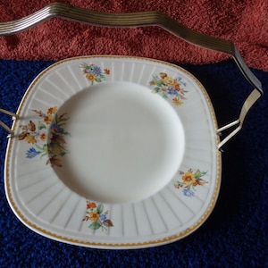Vintage Grindley of London (Creole pattern) cake plate with handle