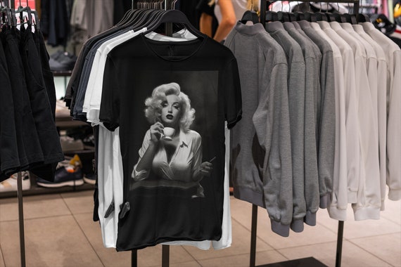 Celebrities and Coffee T-Shirt - Coffee Lover, Novelty Gift, Celebrities, T-Shirt, Coffee, Marilyn Monroe