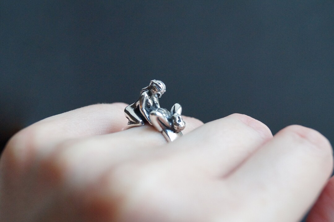 Bague érotique En Argent – Bijou Fantaisie – Occasion – Style Audacieux – Pierre Argentée