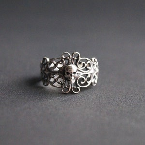 Sterling Silver Dark Gothic Skull Engagement Ring, Skull engagement ring,  Skeleton Ring