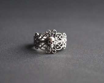 Sterling Silver Dark Gothic Skull Engagement Ring, Skull engagement ring,  Skeleton Ring