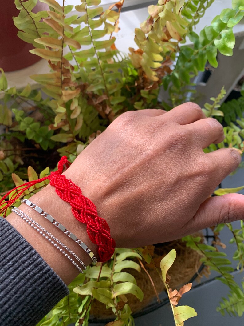 The Hilo rojo bracelet The Legendary Eternal Love bracelet friendship bracelet Boho hippie unisex Forever love handmade with love