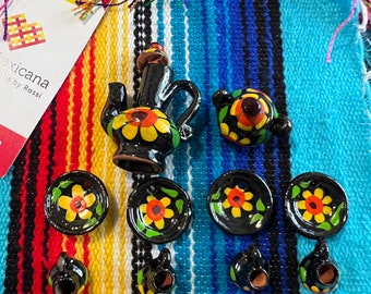 Juego de fiesta de té Auténticas miniaturas mexicanas Coleccionables hechos a mano Juego vintage de tazas y platos de té Decoraciones de casa de muñecas. cocina mexicana
