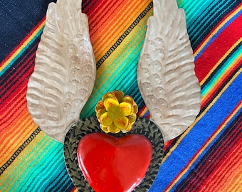 Gran Sagrado Corazón Mexicano Impresionante Corazón San Miguel Corazones de hojalata Llamas y alas Cultura y tradición Arte popular auténtico Regalo del día de la madre