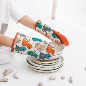 Handmade Large Linen Oven Mitts • Protective Cooking Glove • CATS