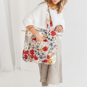 Leinen Beuteltasche • Handgefertigte Boho Tasche • Kordelzug Schultertasche • Große Fronttasche • WILDFLOWERS
