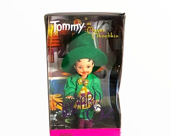 Mattel, (1999) El Mago de Oz, Tommy como el Alcalde Munchkin Muñeca #25817 “Nuevo”