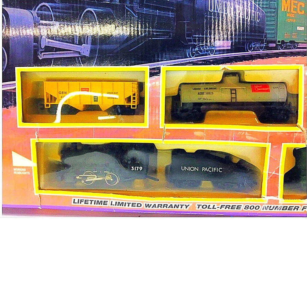 Life Like Trains, vintage Iron Horse, Electric Train Set, w Giant Track