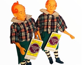 Loews 1940, Ren. 1966, Turner Entertainment Co. (1989) Lollipop Boy, Set Om (2), Från Trollkarlen Från Oz #P3810, Samlarutgåva, Figur “N