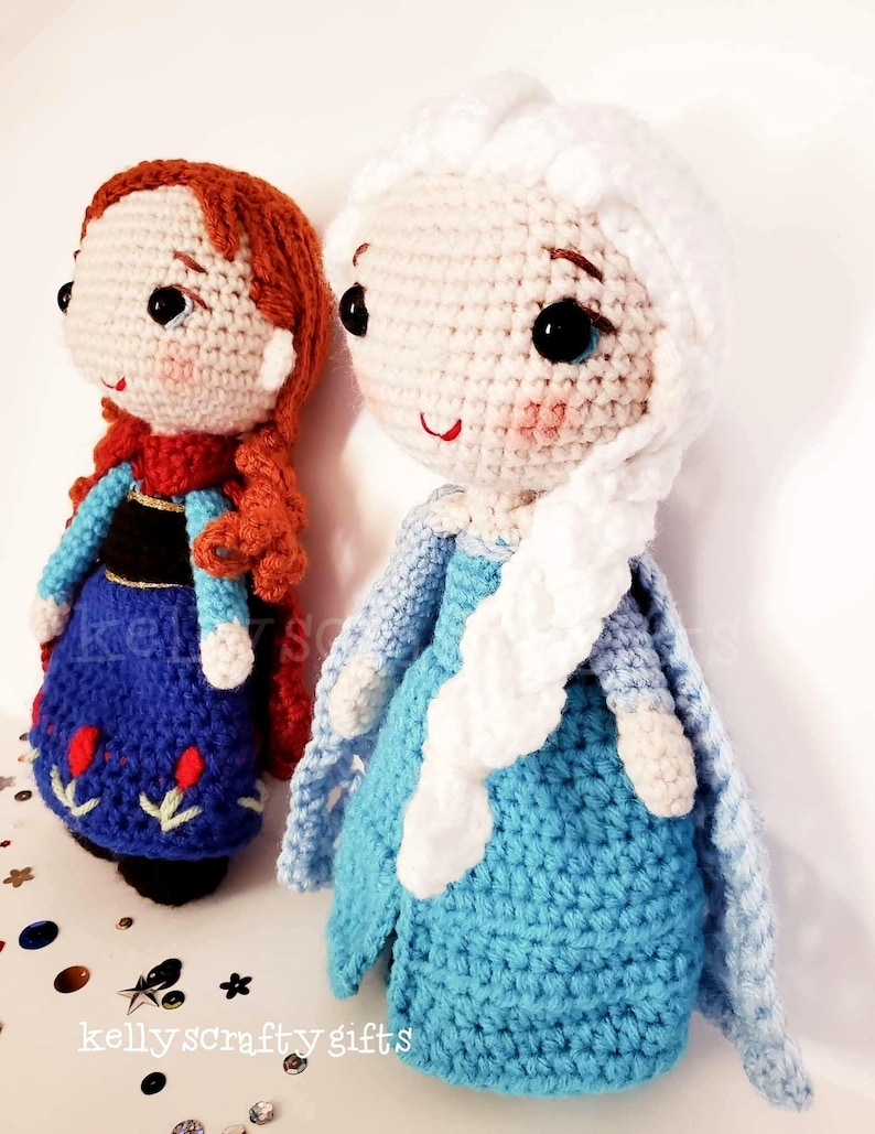 Muñecas de ganchillo hechas a mano de Anna y Elsa: Personajes de la película Frozen en amigurumi imagen 3