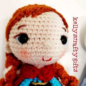 Muñecas de ganchillo hechas a mano de Anna y Elsa: Personajes de la película Frozen en amigurumi imagen 7