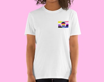 Camiseta personalizada con la bandera del orgullo / Variante blanca / LGBTQ