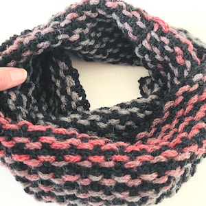 Bufanda de bucle, tejida a mano, lana, poliacrílico, circunferencia aprox. 52 cm, ancho 23 cm, negro, gris, marrón, pieza única *