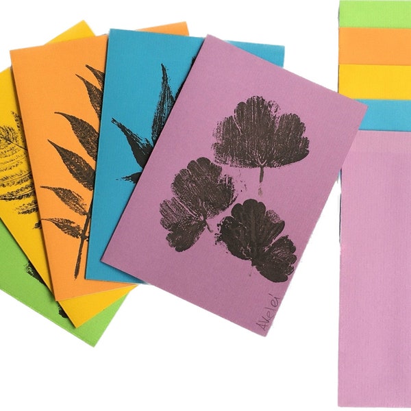 Kartenset "Blätter":  5 Doppelkarten mit handgedruckten floralen Motiven und 5 Umschläge in DIN A6 Hochformat