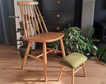 The chair type A-5910 Tellus with a footrest, „patyczak”, designed by M. Grabiński from 1959.