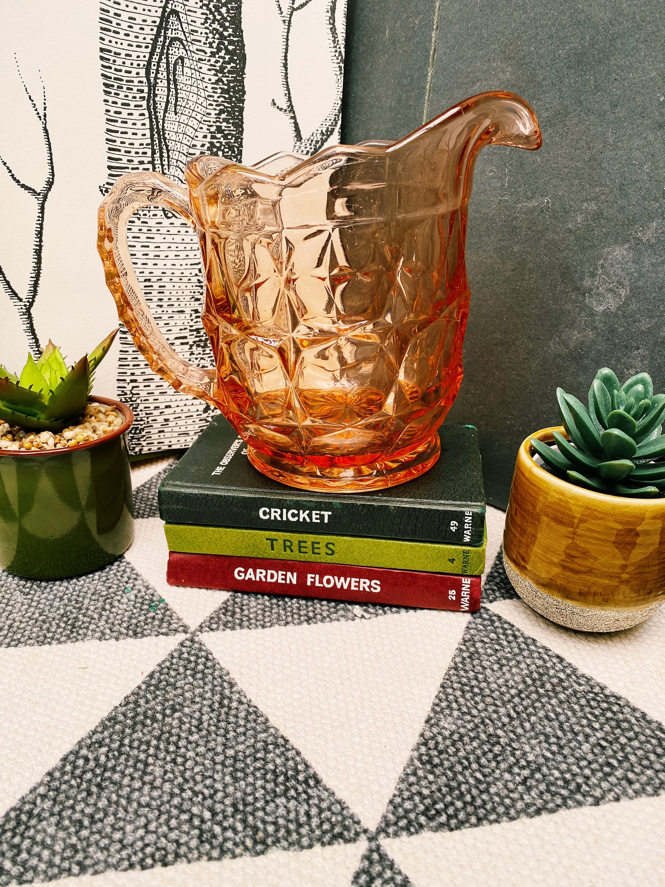 Cruche Rose en Verre Vintage, Grande Lourde Des Années 1950