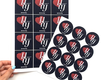 Naklejki z logo na zamówienie: Okrągłe etykiety brandingowe dla małych firm