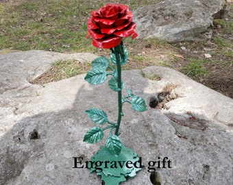 Rosa forjada, rosa roja de hierro, rosa de hierro personalizada, regalo de aniversario de hierro para ella, regalo de 6º aniversario, regalo de boda, regalo de hierro grabado
