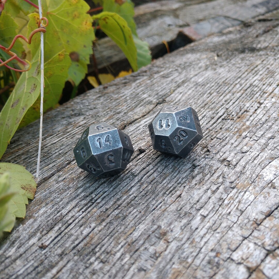 Eisenwürfel, Set mit 2 Würfeln, D20-Würfel, Würfelspiele, Tischspiele