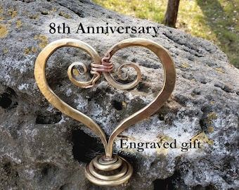 Corazón de bronce forjado, regalo de octavo aniversario, escultura grabada personalizada.
