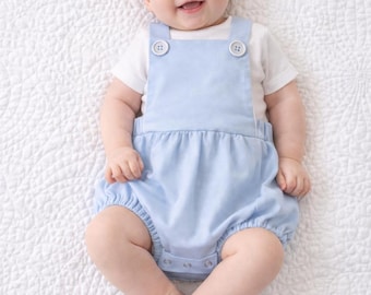 Pantaloni a pantaloncino con bretelle per neonato