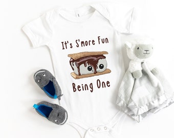 Smores Lustiger Bodysuit zum 1. Geburtstag - Erstes Geburtstags-Outfit für Jungen oder Mädchen