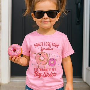 「お姉ちゃんになるわ」面白い出産・妊娠発表の幼児用Tシャツ - 赤ちゃん誕生発表の性別発表シャツ ドーナツ衣装 ミーム