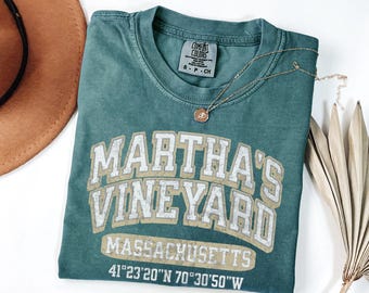 Marthas Vineyard Shirt, Comfort Colors Retro Massachusetts T-Shirt, Vintage Collegiate T-Shirt, Mass Souvenir Gift