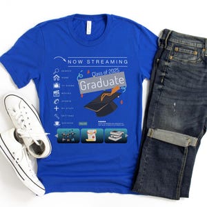 Camiseta de graduación de la clase de 2025 - Regalo de diploma de escuela secundaria - Camiseta divertida para graduados de 2025 - Traje de TV en streaming para hombres y mujeres