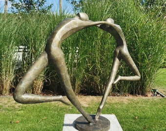 Bronze Couple holding hands - Abstract and modern - Dancing couple - Yard art