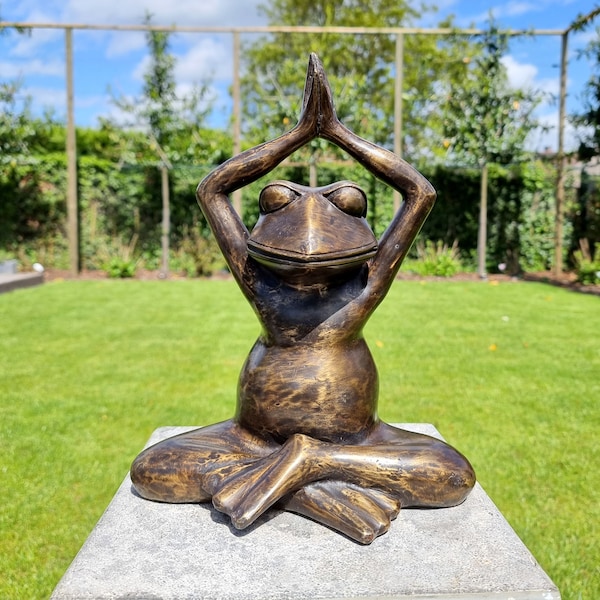 Meditating frog - Yoga statue - Bronze garden frog