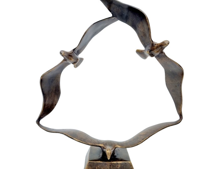 Abstract bronze sculpture - Flying birds - Swallows