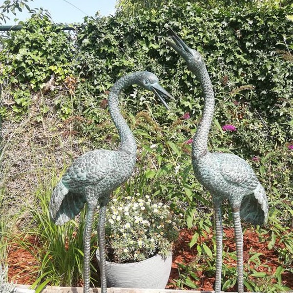 Pair of bronze fountains - Bird water spitters - Bronze yard art