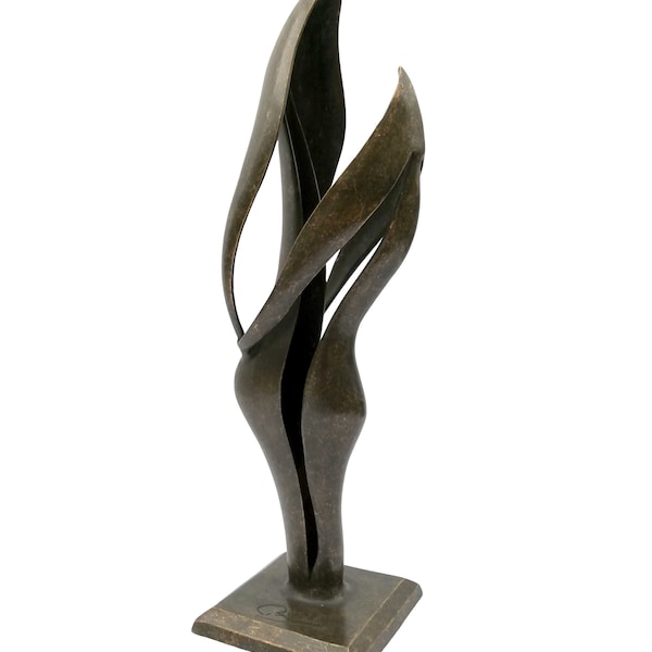 Statue abstraite en bronze d’un couple