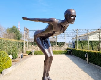 Bronze garden sculpture of a diving man - Modern garden decoration - Bronze statue