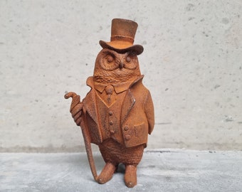 Cast iron owl - Dressed owl - Fall and winter decoration - Cast iron garden sculptures