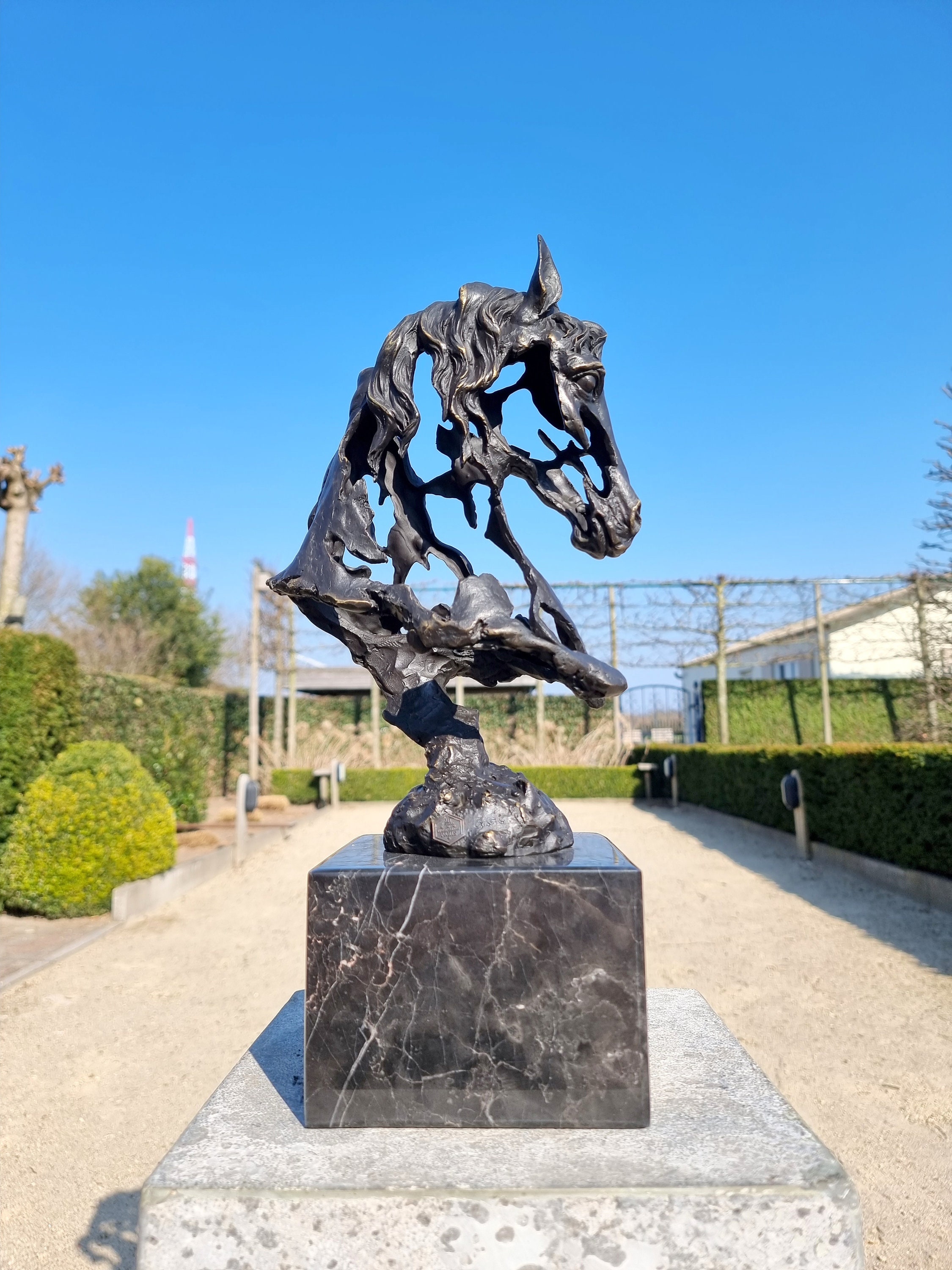 Horse head in bronze - Modernist horse - Bronze gift idea