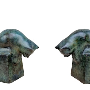 Bronze cat figures - cats on block in bronze