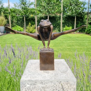 Grenouille acrobatique Grenouille en bronze Grenouille de décoration de jardin et de maison image 1