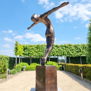 Bronze athlete - Skydiver - Bronze diver - Modern bronze artwork - Decorative garden decoration